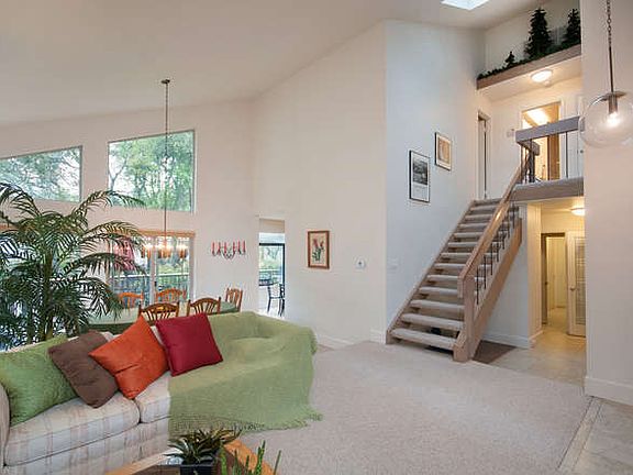5th image of 3050 Estepa Dr