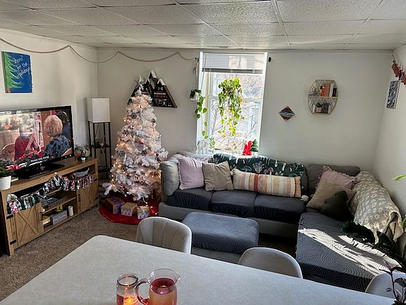 3rd image of 422 4th St APT 4