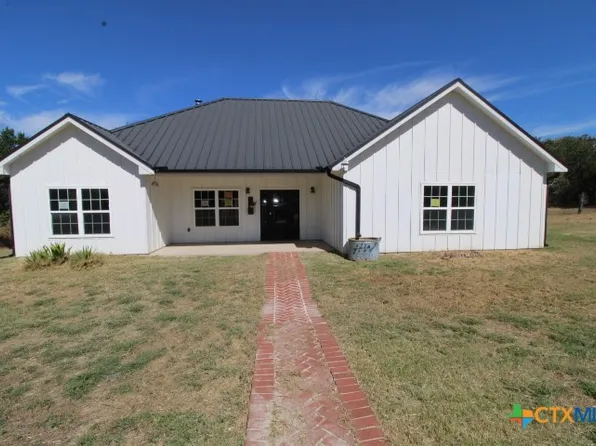 536 E 3rd St, Hico, TX 76457