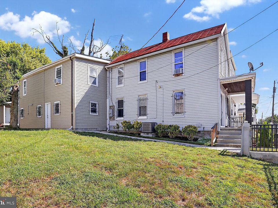 1st image of 3212 Strickland St