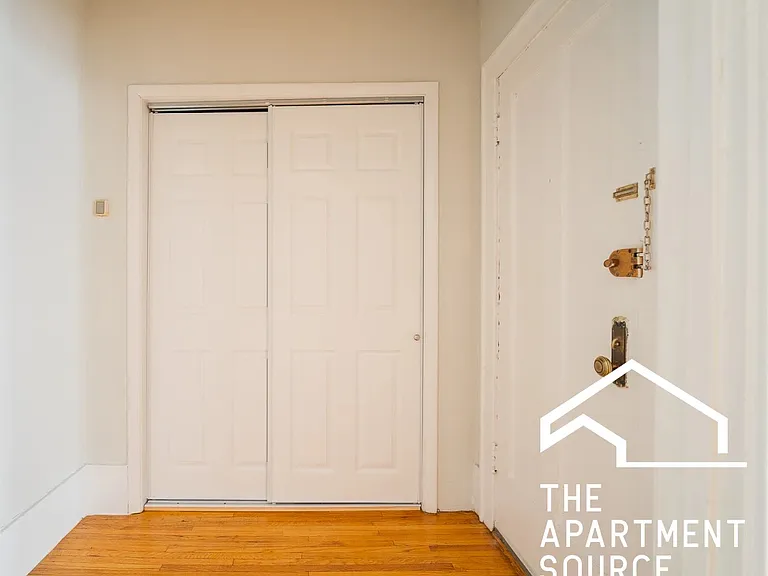 2440 W Rosemont Ave #N1 — Photo 4