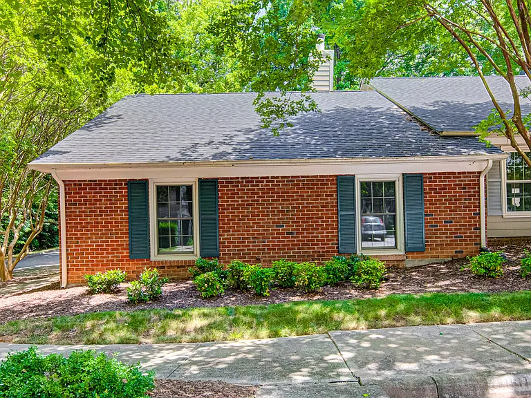 4639 Lawndale Dr — Photo 8