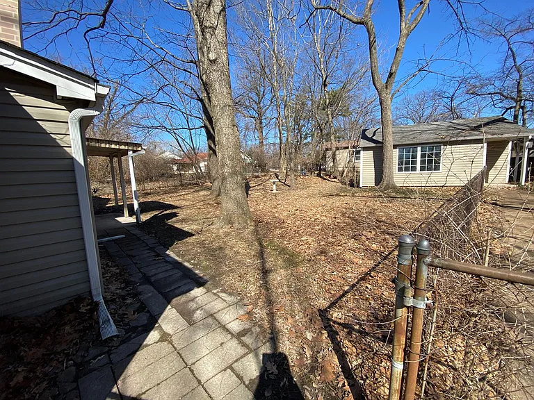 371 Adrian Dr — Photo 13