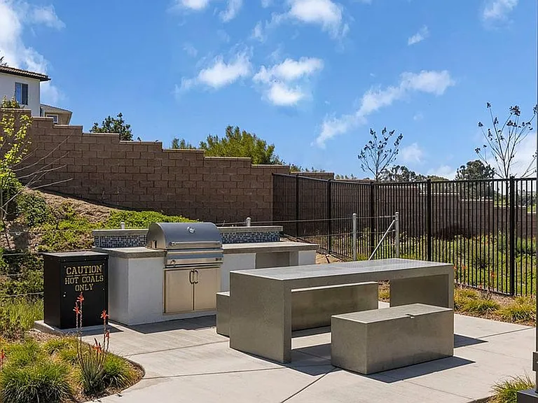 2543 Elderberry Ln — Photo 18