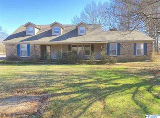 1244 Twin Lakes Cir SW, Hartselle, AL 35640