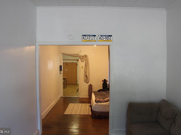 3rd image of 106 W Jackson St