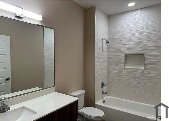 2919 W Driftwood St — Photo 4