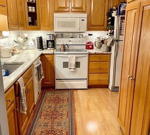 5th image of 8 Northbrook Dr Unit 803