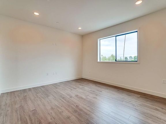 3rd image of 16836 Sherman Way APT 201