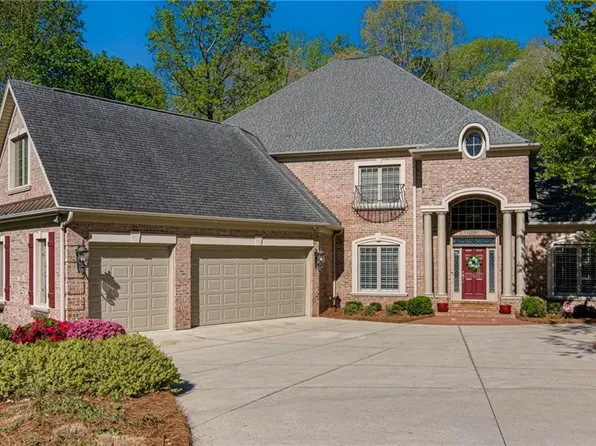 1 Levelwind Ct, Greensboro, NC 27455