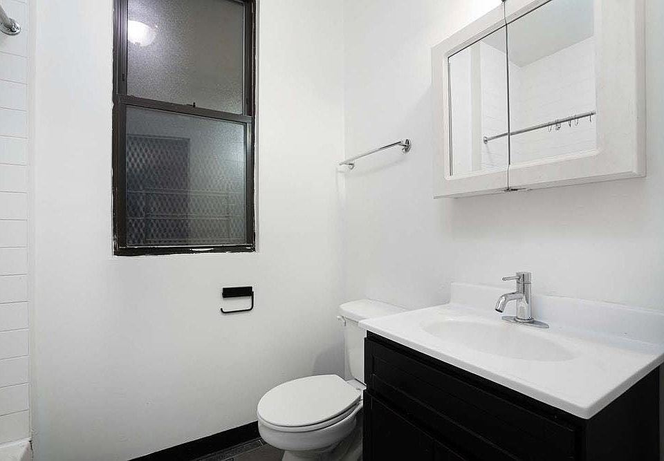 1st image of 220 W 116th St APT 3E