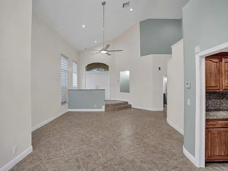 11032 Boston Dr — Photo 14