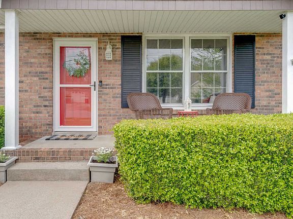 5th image of 732 Acorn Dr
