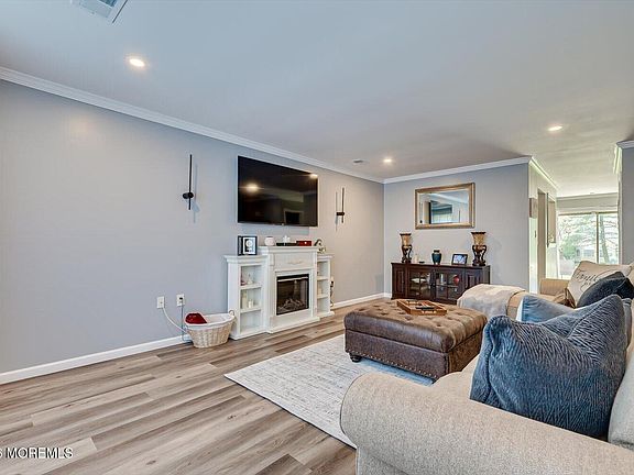 4th image of 26 Copley Court #3