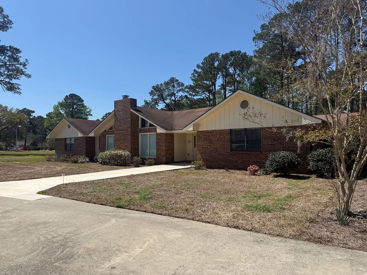 Building Photo - 133 River Ridge Rd
