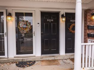 9206 Eager Rd, Saint Louis, MO 63144