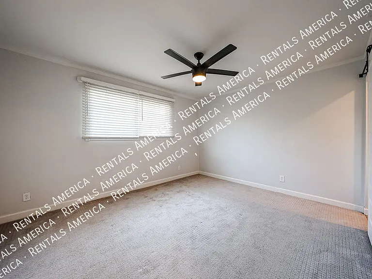 3213 S Albert Ave — Photo 24