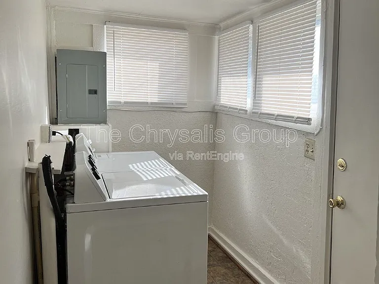 537 1/2 Bucklin St — Photo 7
