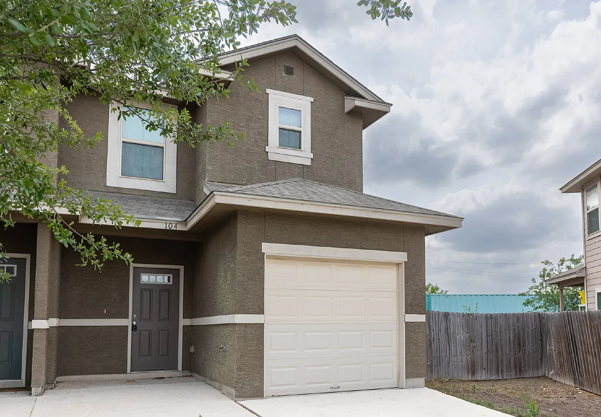 Building Photo - 6003 Karly Way #104