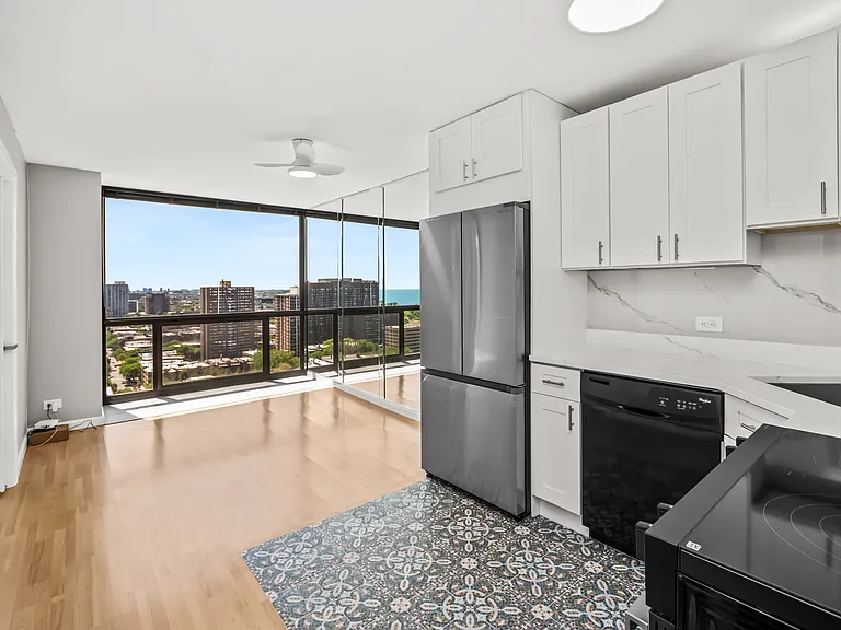 4343 N Clarendon Ave #2401 — Photo 5