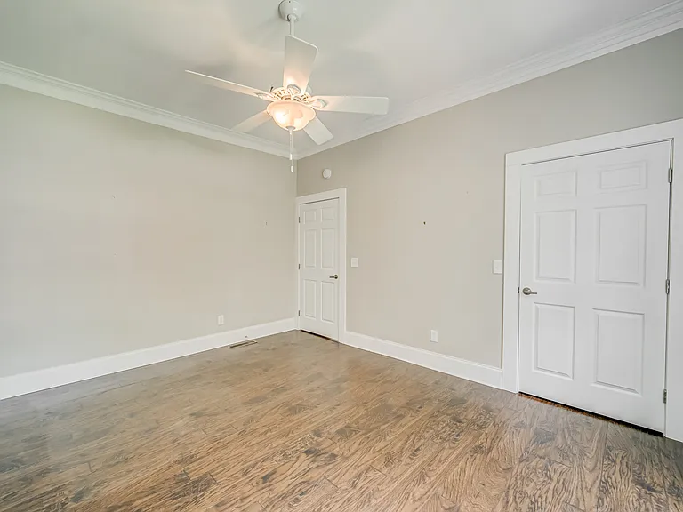 121 Brown St — Photo 32