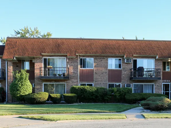 18223 Hart Dr APT 5A, Homewood, IL 60430