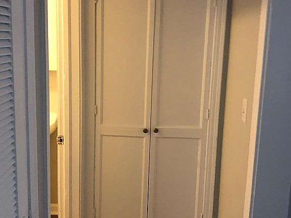 5th image of 923 Beecher St