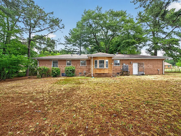 4503 Leeward Dr — Photo 24