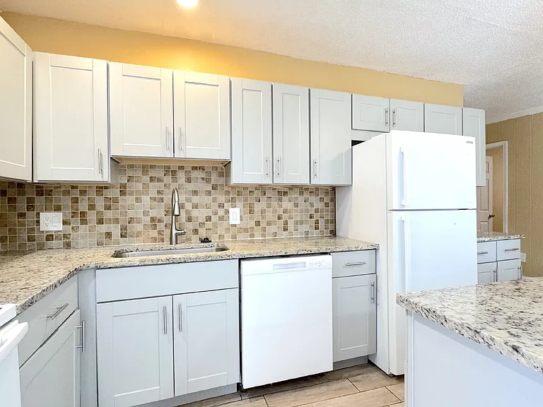 170 Kingston Ave #170 — Photo 7