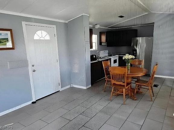 4th image of 6619 Old Orchard Ave