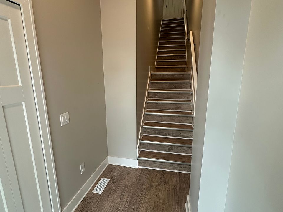 1st floor entrance with coat closet