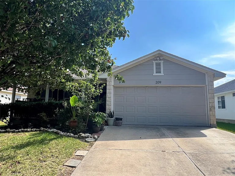 209 Avalanche Ave — Photo 2