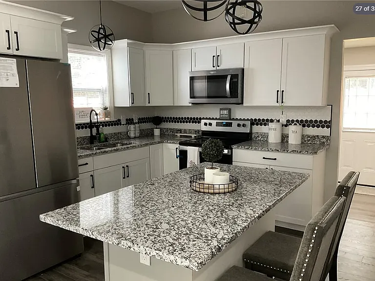 1434 Oakdale Ave — Photo 10