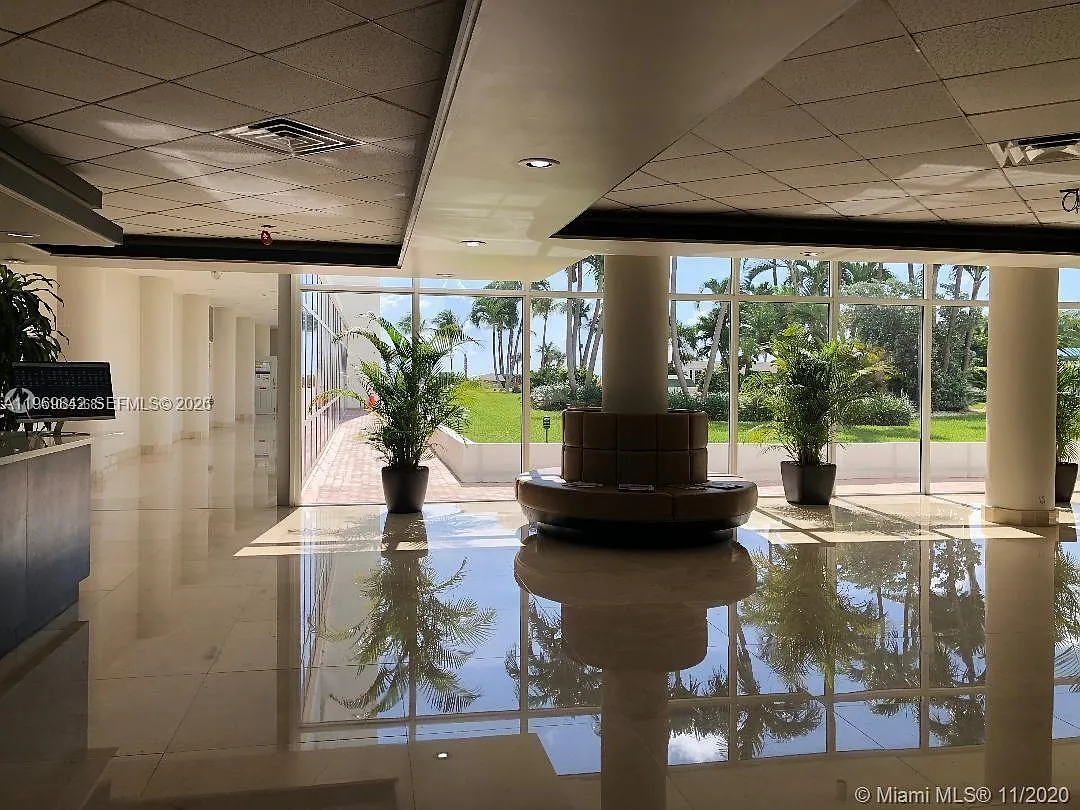 The Carriage Club North C — Photo 1