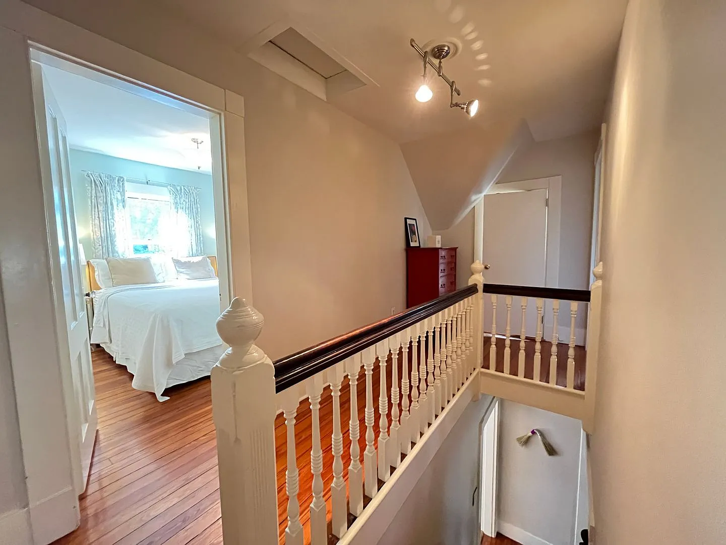 Beautiful East Rock Single Family House! Hooker School District! — Photo 4