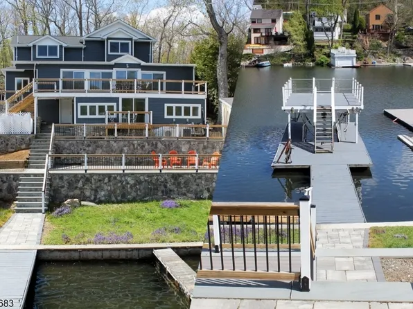 223 Squaw Trl, Hopatcong Boro, NJ 07821