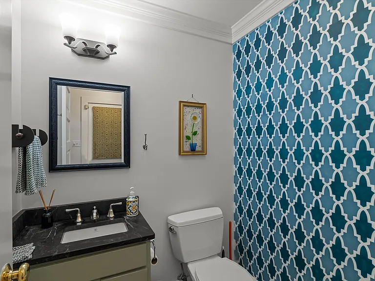2509 Bellevue Ave — Photo 15