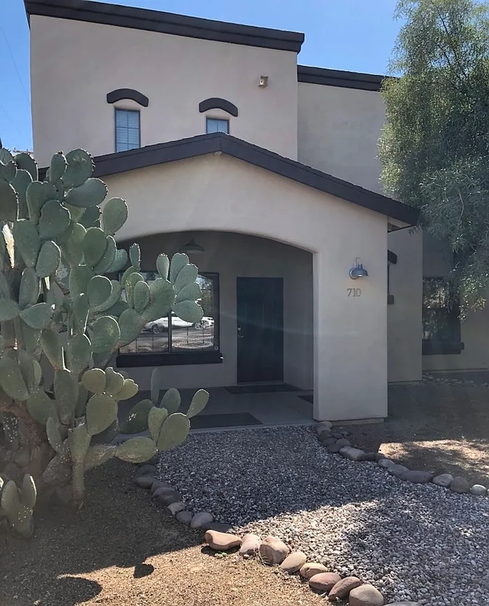 4 bed, 2.0 bath, 1819 sqft, $1,800 — Photo 1