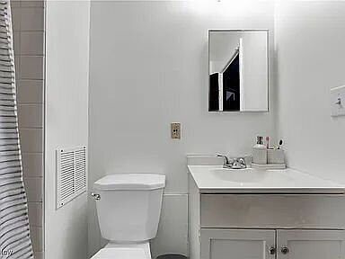 5th image of 3292 W 105th St