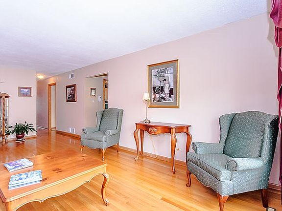 4th image of 14912 Park Ave