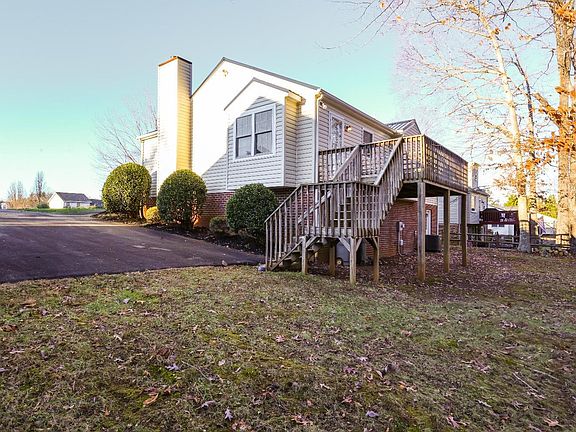 2nd image of 114 Whispering Pines Ct