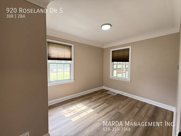 920 Roseland Dr S — Photo 17