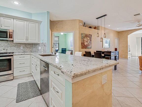 5th image of 9664 Crescent View Drive N