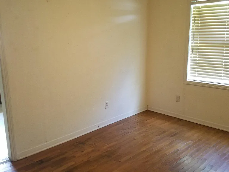 133 Washington East Ave — Photo 2