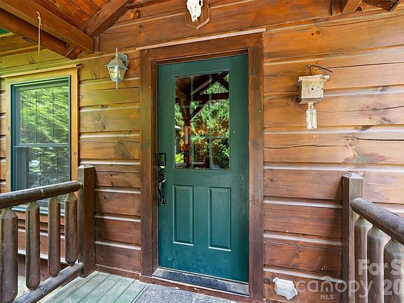 5th image of 213 Big Valley Rd