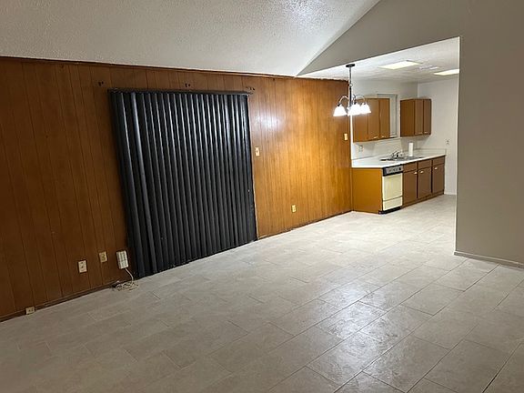 3rd image of 3719 Tiffany Dr
