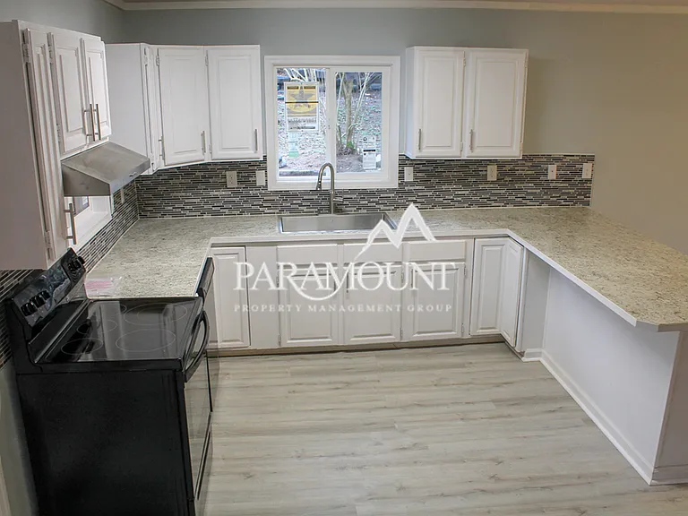 4441 Perry Ave NE — Photo 3
