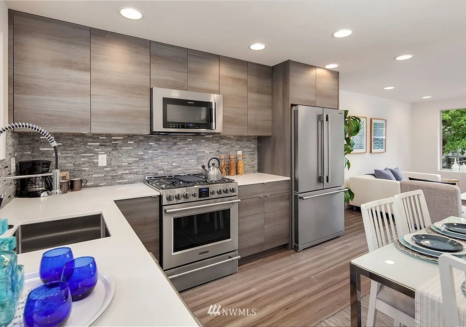 Beautifully Situated Fremont Townhouse- Dedicated Office Space — Photo 3