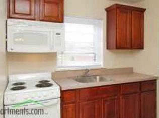 37 Thomas St, Harrisburg, PA 17103