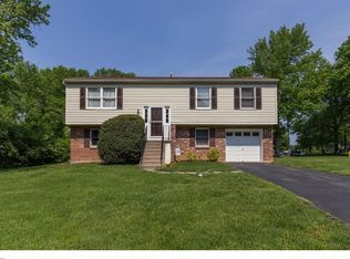 418 Keanon Ave, Upper Chichester, PA 19061